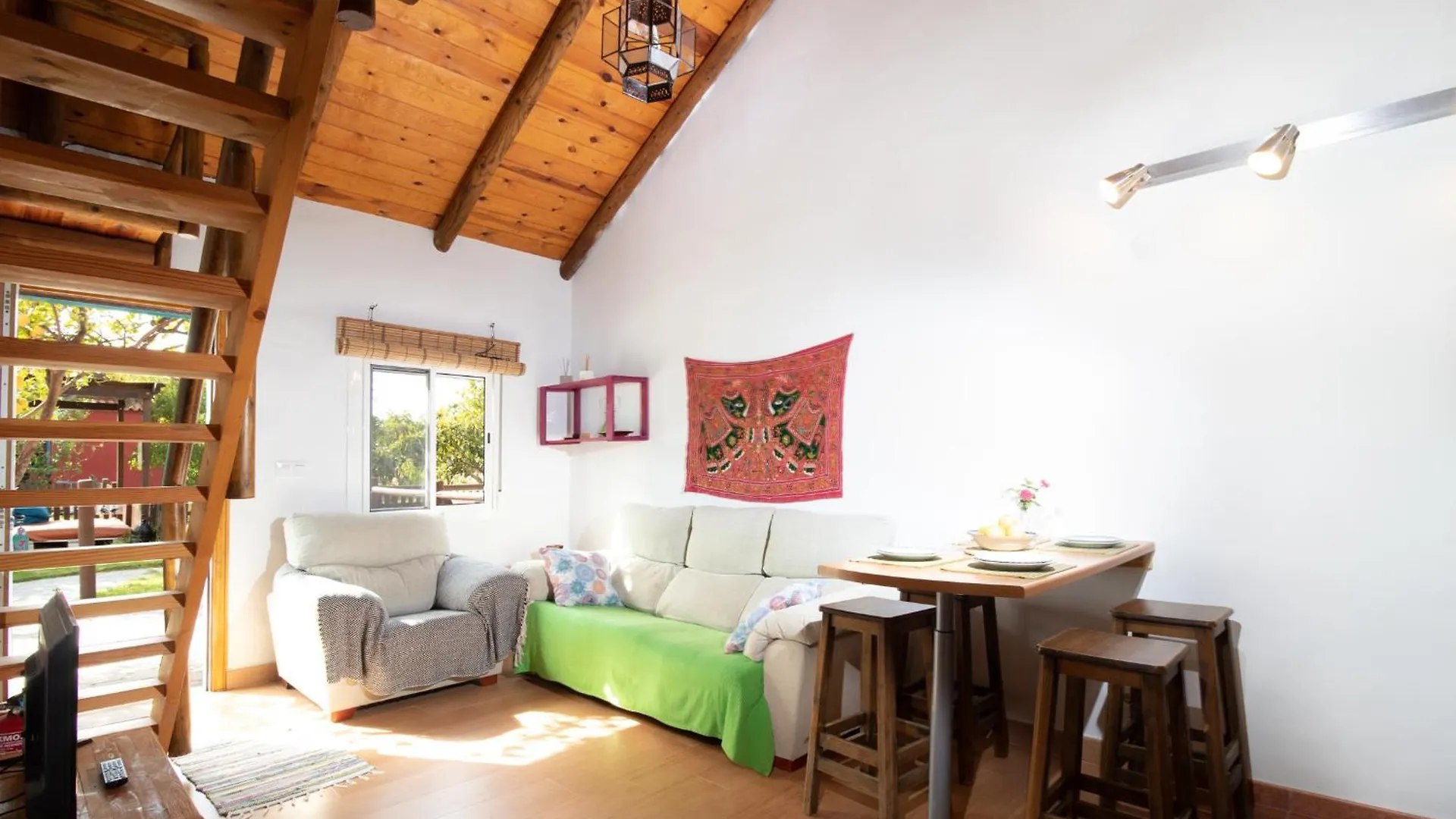 Hostal Karma House Casares 0*,  España